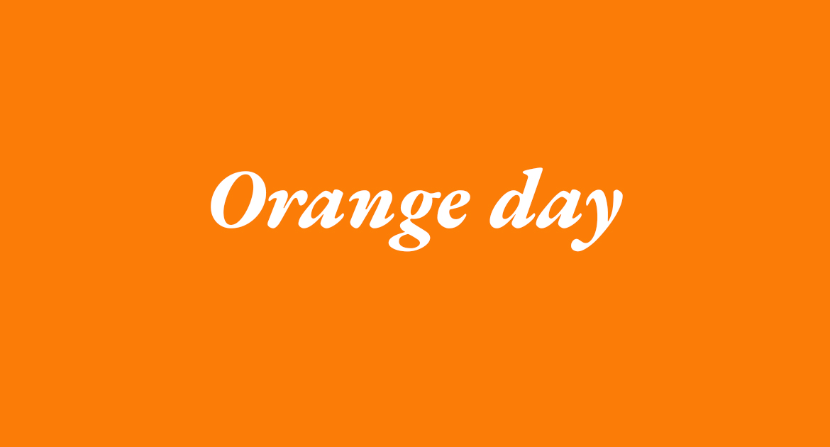 Orange tonplatta med texten Orange day i vitt.